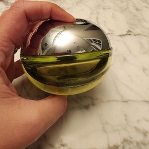 DKNY "Be Delicious" perfume